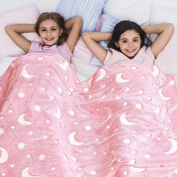 Varázslatos plüss takaró gyerekeknek, 160x100 cm / sötétben világító csillagokkal, rózsaszín