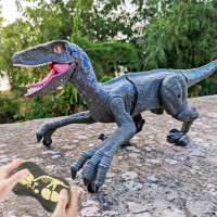 Dinoszaurusz fény és hanghatásokkal, dínó csontvázas távirányítóval
